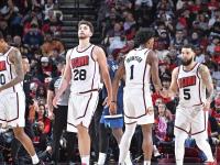 开云体育官网-包含活塞惨败太阳，未能扭转连败势头的词条