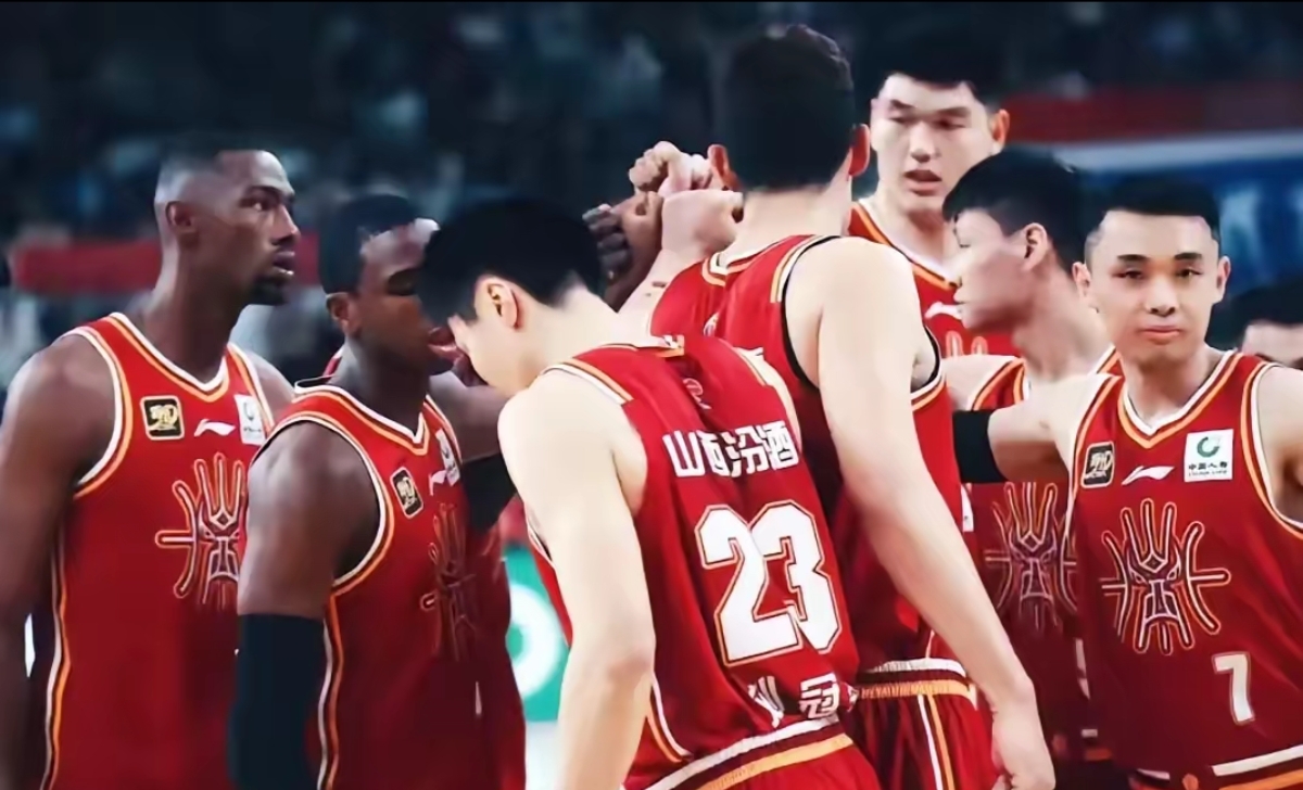 精准传球、精彩扣篮,助球队夺得胜利的简单介绍 精准传球、精彩扣篮,助球队夺得胜利的简单介绍