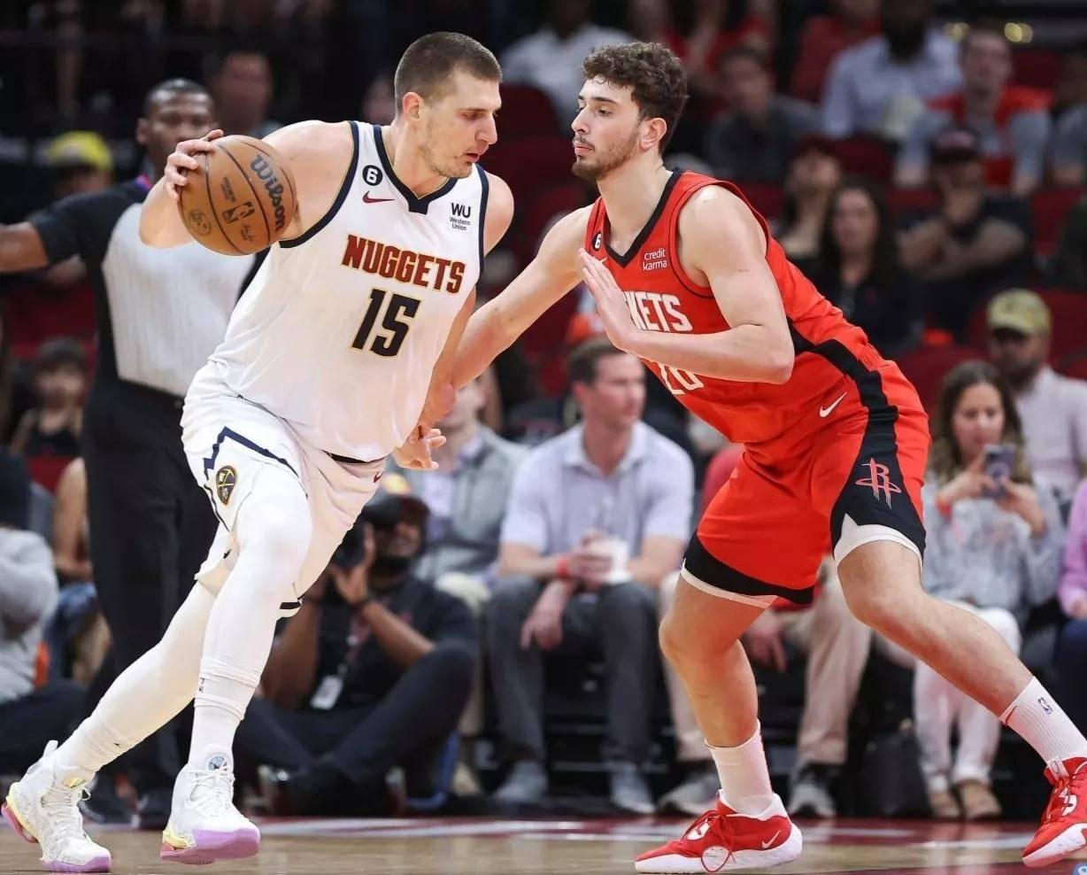 火箭队实力碾压对手,轻松赢球 火箭队实力碾压对手,轻松赢球