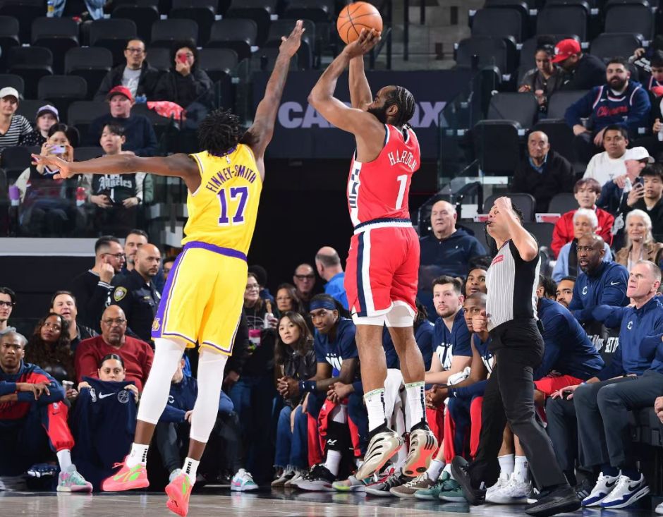 快船赛季首胜灰熊,莱昂纳德28分砍最高 快船赛季首胜灰熊,莱昂纳德28分砍最高