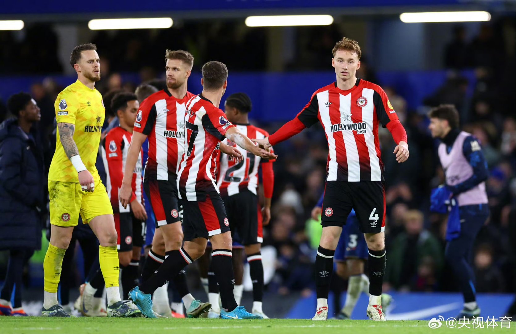 切尔西主场失利告急，球队面临保级压力