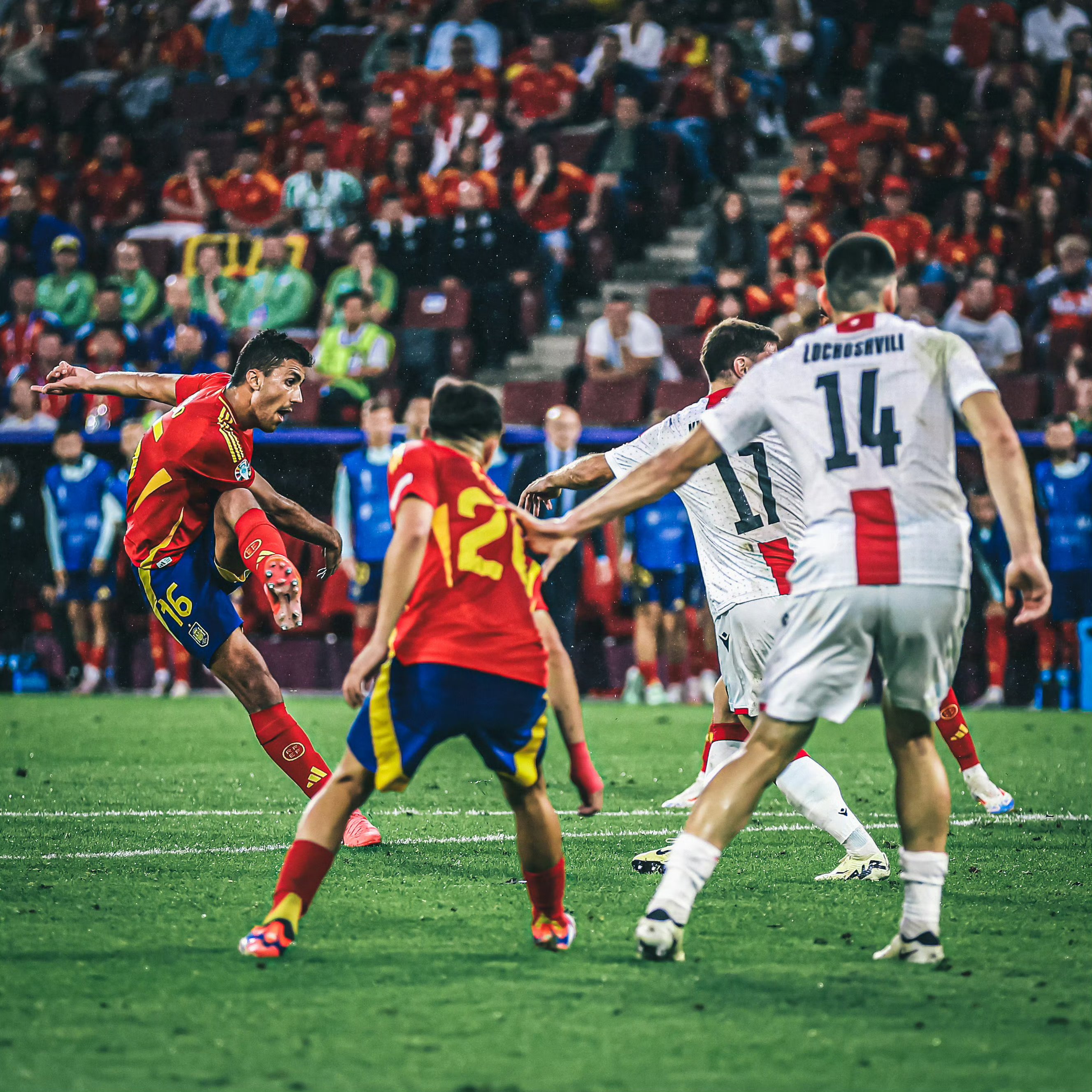 西班牙破众擒敌,锁定欧洲杯四强席位 西班牙破众擒敌,锁定欧洲杯四强席位