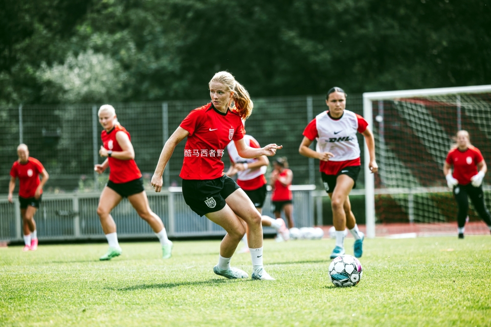 丹麦女足在友谊赛中击败对手，取得胜利