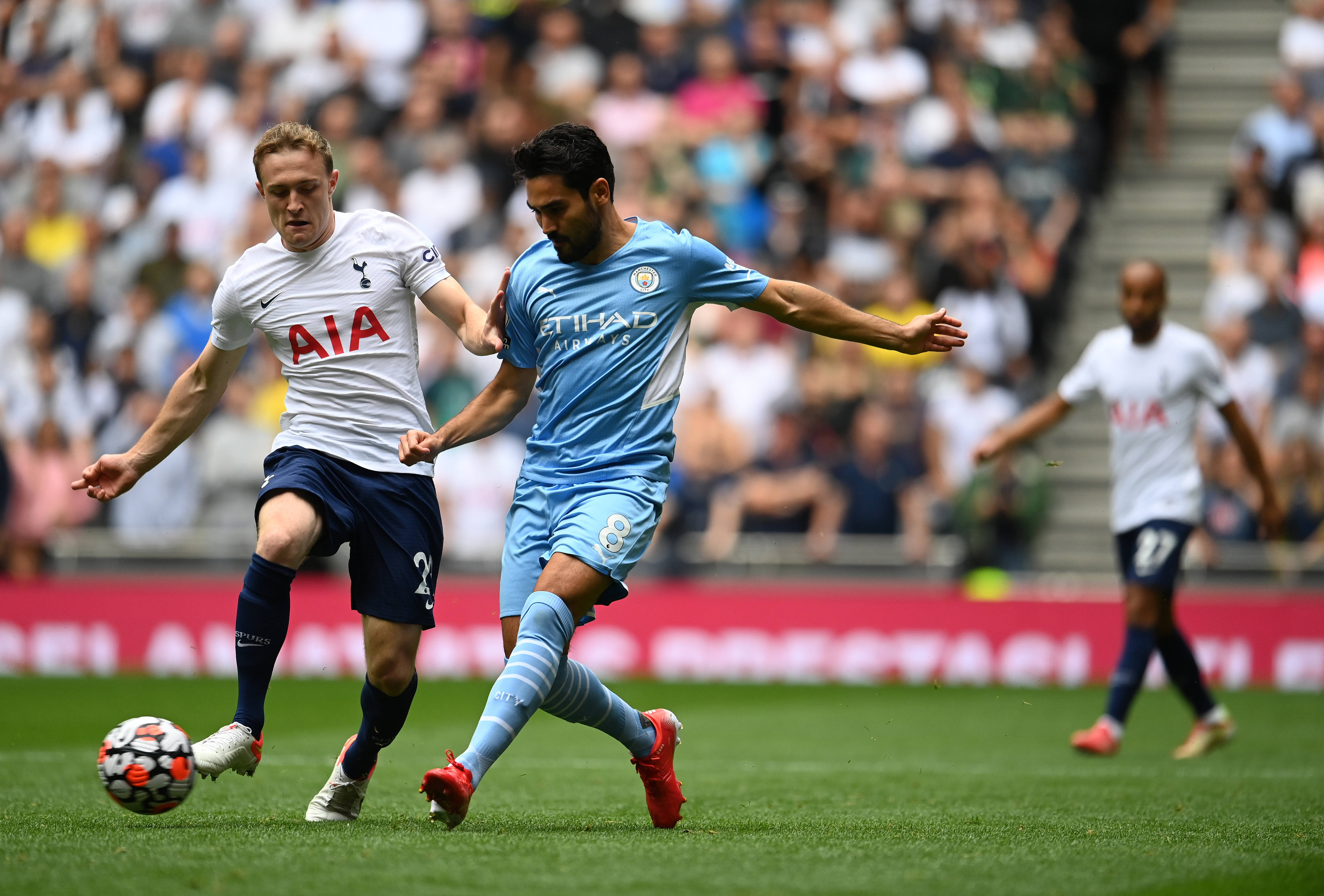 曼城备战联赛与国际比赛,实力强劲 曼城备战联赛与国际比赛,实力强劲