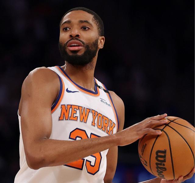 尼克斯主场惨败,球迷情绪低迷 尼克斯主场惨败,球迷情绪低迷