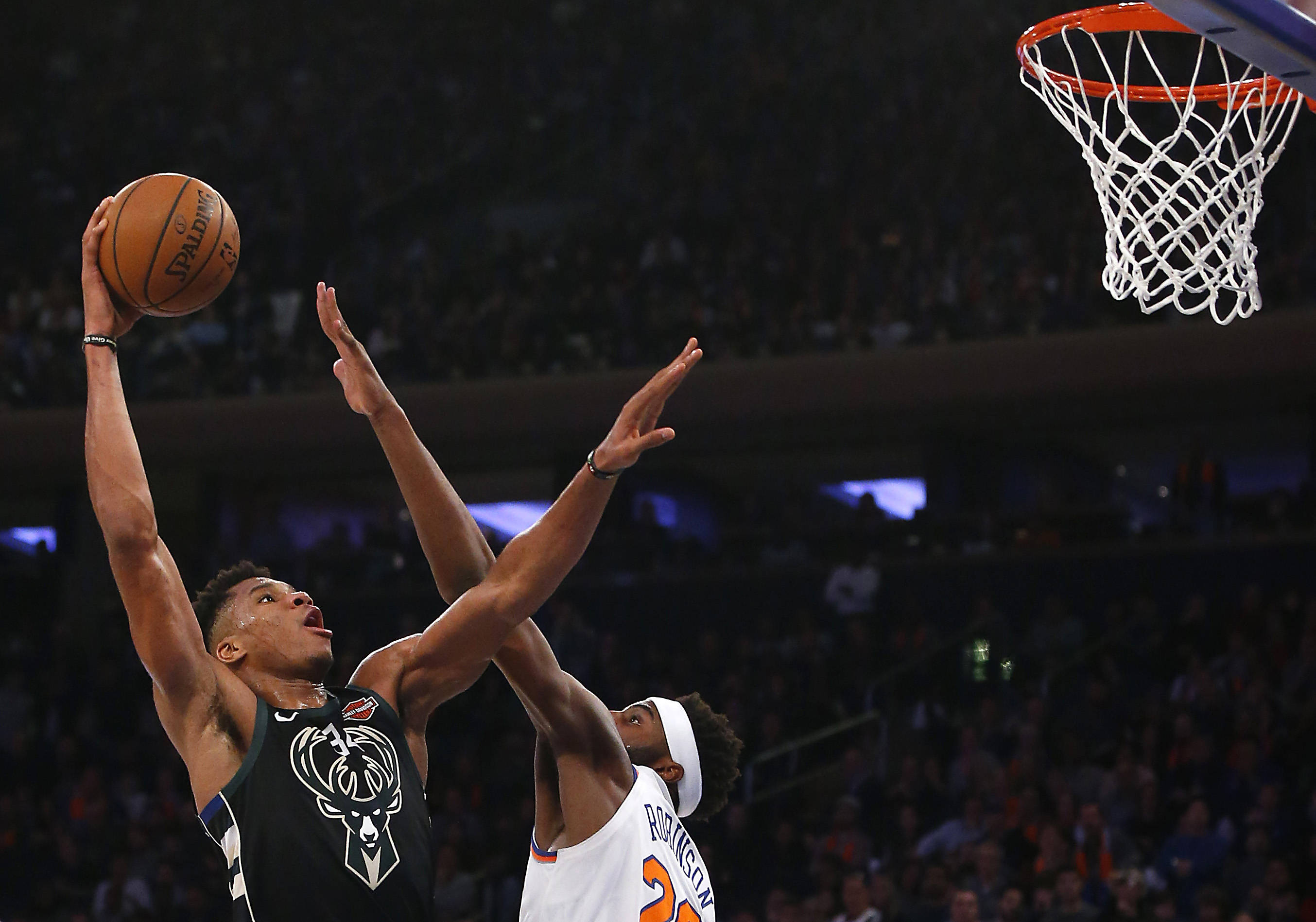 关于雄鹿队的技战术组合发挥出色的信息