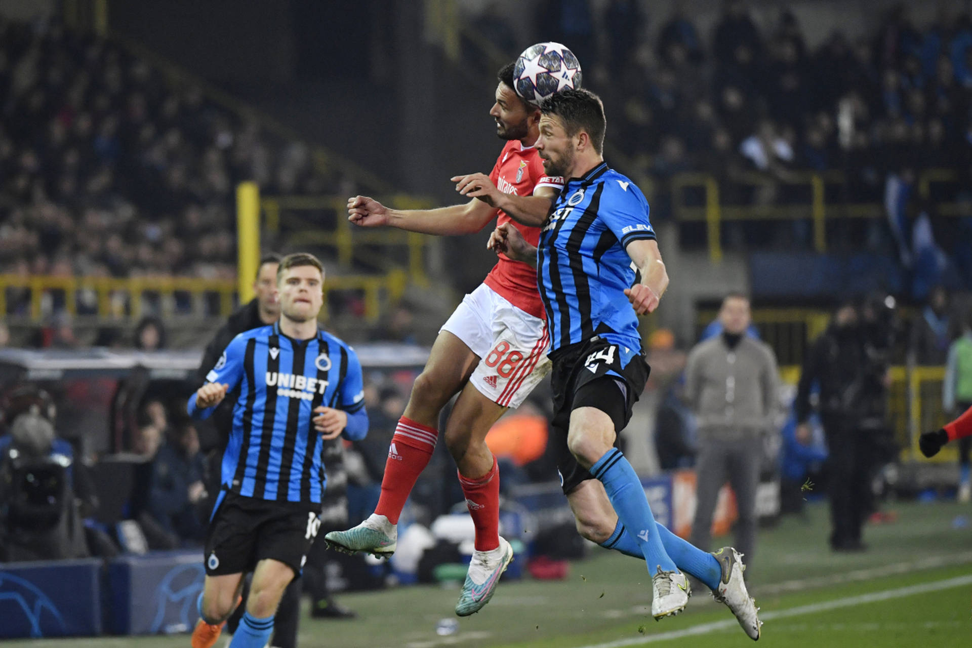 狼队逆转获胜,英格兰足球局势扑朔迷离的简单介绍 狼队逆转获胜,英格兰足球局势扑朔迷离的简单介绍