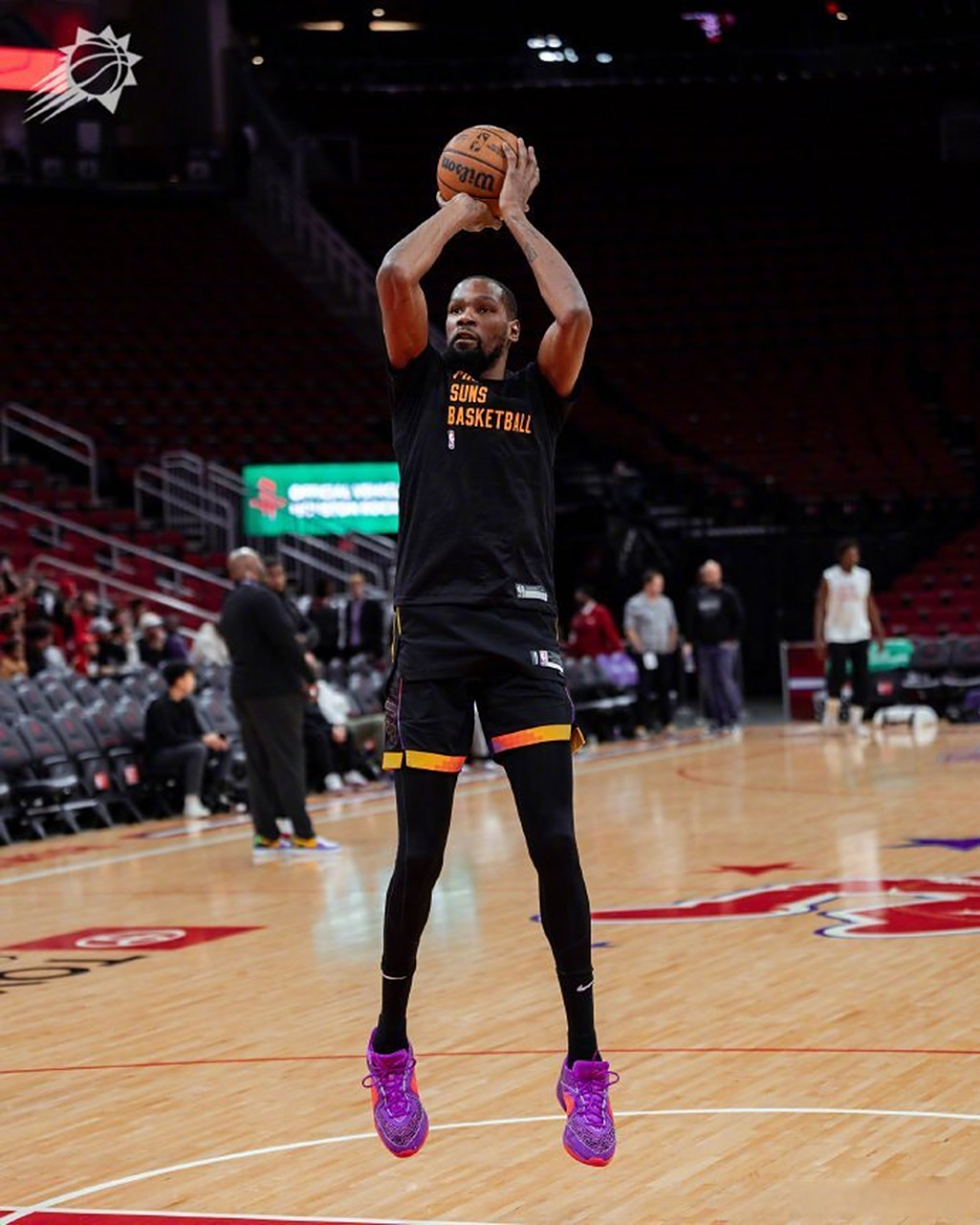 火箭主场大胜爵士,戈登砍下31分 火箭主场大胜爵士,戈登砍下31分