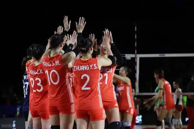 包含多米尼加球员跃居榜首夺目篮球竞技场的词条 包含多米尼加球员跃居榜首夺目篮球竞技场的词条