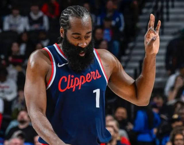 火箭主场大胜雄鹿,哈登砍下三双数据再现 火箭主场大胜雄鹿,哈登砍下三双数据再现