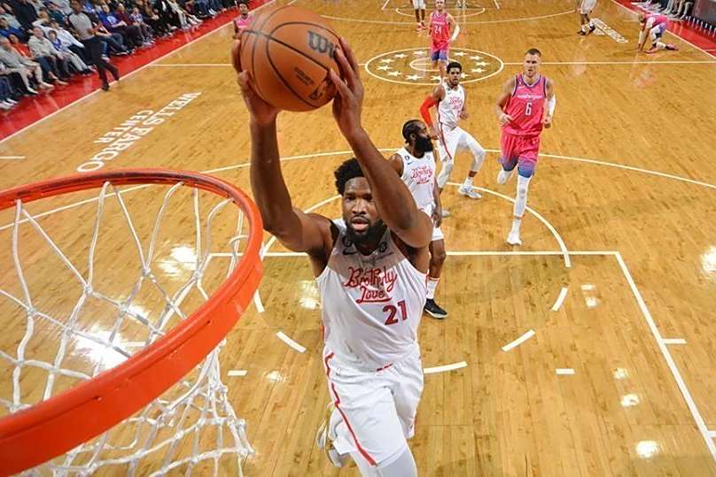 76人横扫黄蜂,取得两连胜 76人横扫黄蜂,取得两连胜