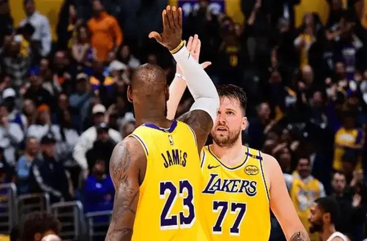 湖人负于勇士结束连胜 湖人负于勇士结束连胜