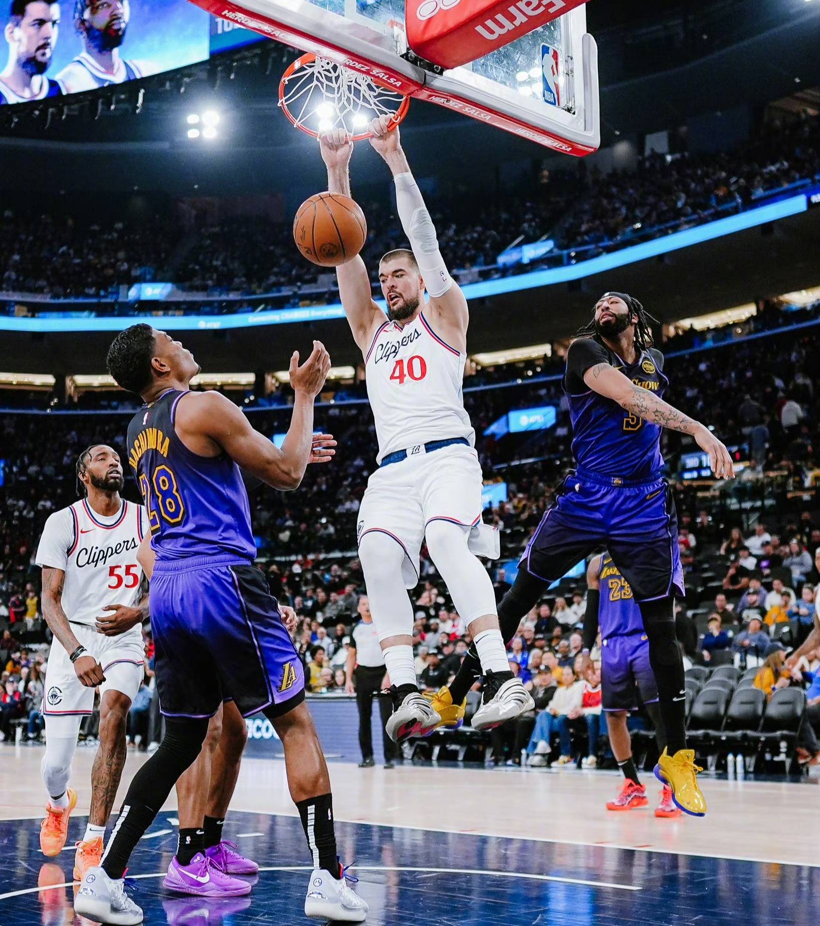 关于乔治上演绝杀,快船险胜湖人夺冠首秀的信息 关于乔治上演绝杀,快船险胜湖人夺冠首秀的信息