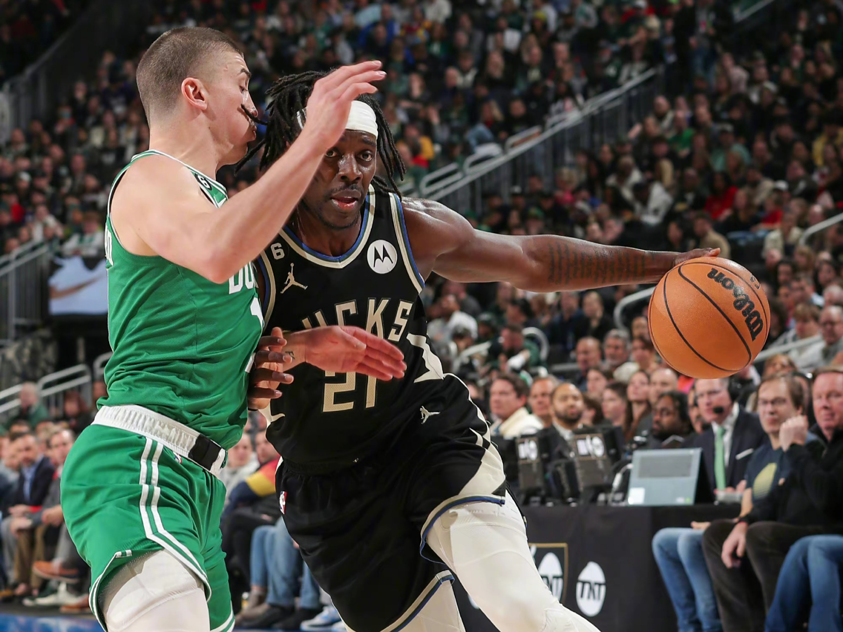 雄鹿轻取雄鹿,豪取七连胜 雄鹿轻取雄鹿,豪取七连胜