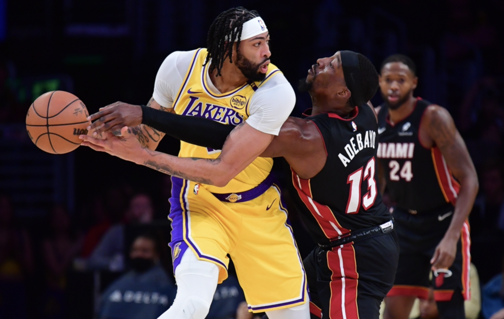 湖人击败篮网,活塞遭快船横扫 湖人击败篮网,活塞遭快船横扫