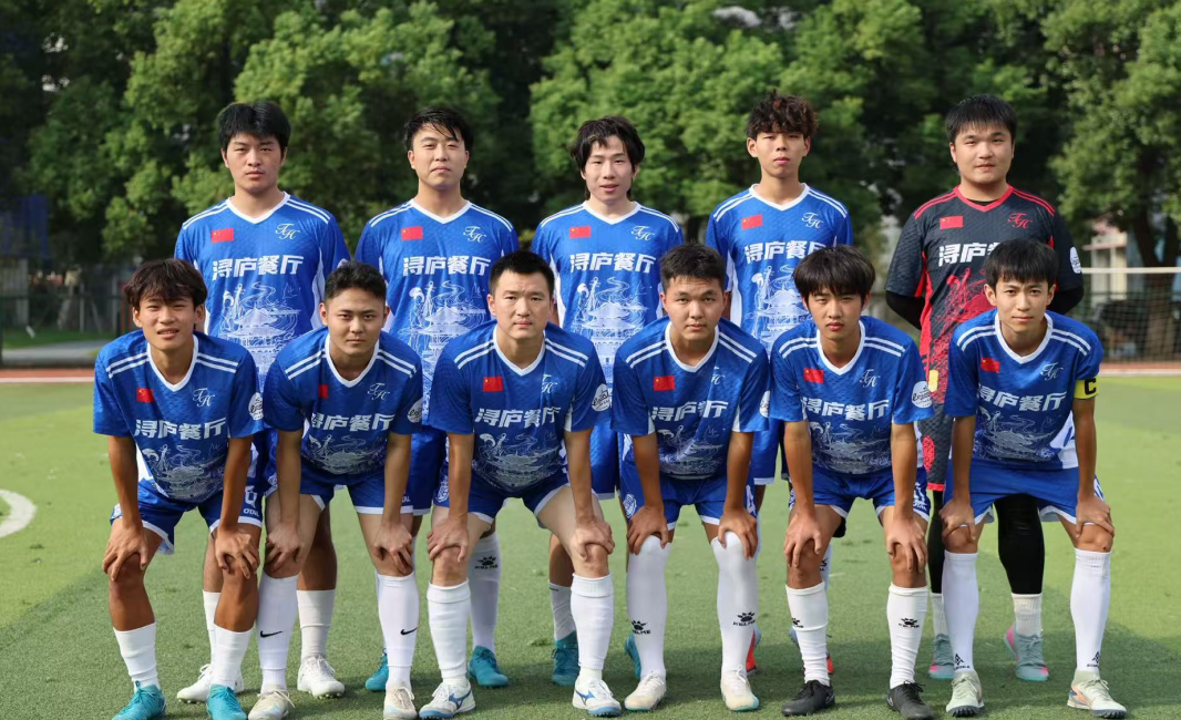 国际足球盛事上球员展现技术,球队孜孜以求胜利的简单介绍 国际足球盛事上球员展现技术,球队孜孜以求胜利的简单介绍