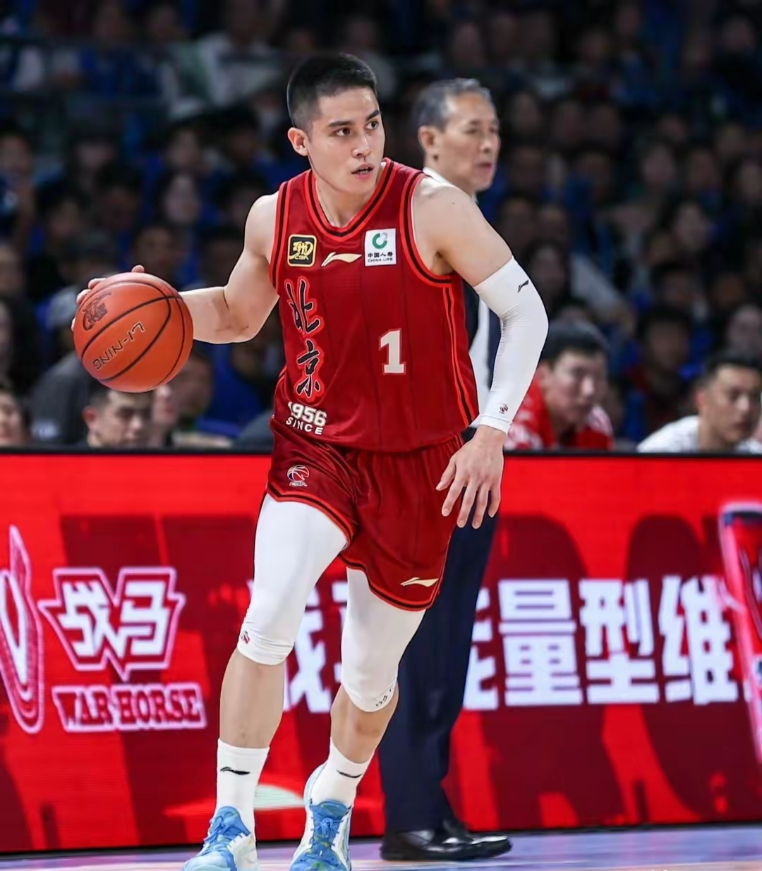 浙江男篮铁血出击负伤仍斗志昂扬